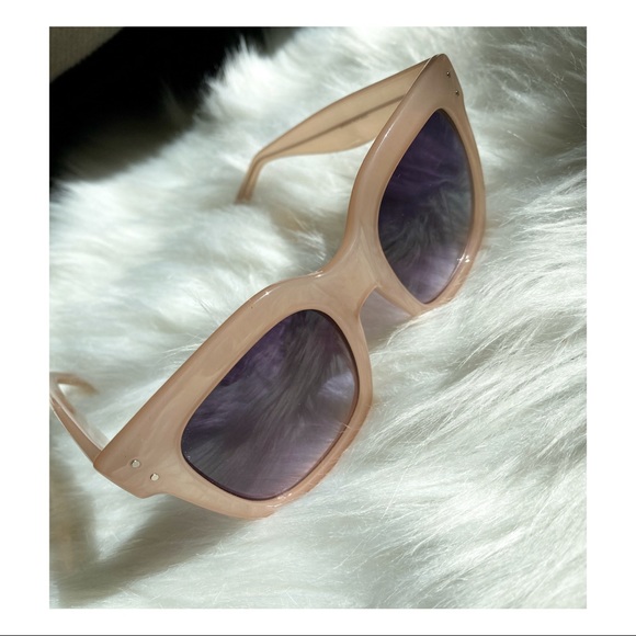 *SOLD❤️ Banana Republic peach sunglasses*read desc - Picture 5 of 12